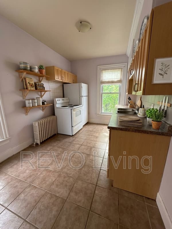 St Catharines Condo: 90 Church St