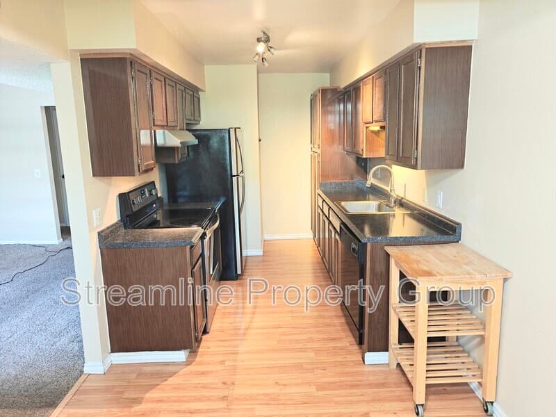 denver Condo: 7665 e eastman ave