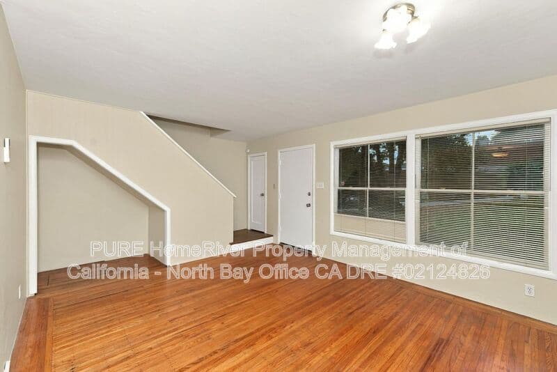 Mill Valley Condo: 10 & 12 Una Way