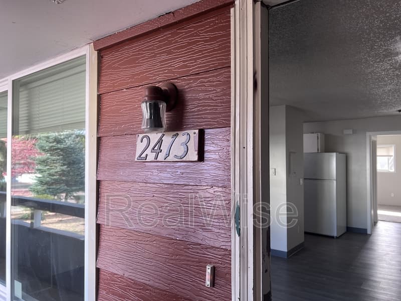 Portland Condo: 2413 SE 135th Ave