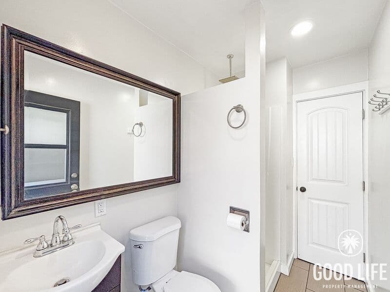 San Diego House: 2235 Midvale Dr