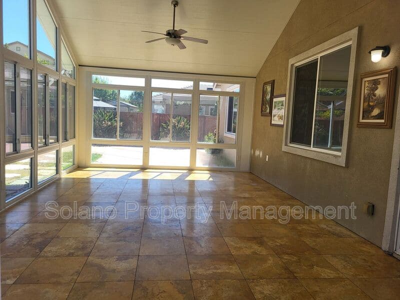 Fairfield House: 3891 Danbury Way