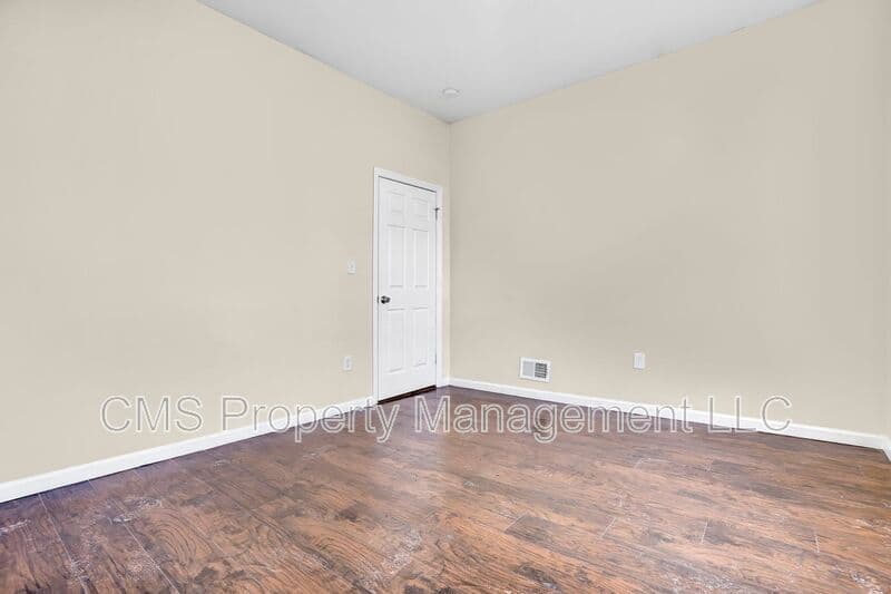 Newark Condo: 142-144 Seymour Ave
