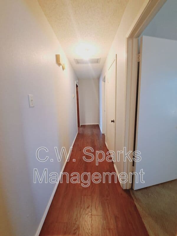 Dallas House: 3917 Saint Christopher Lane