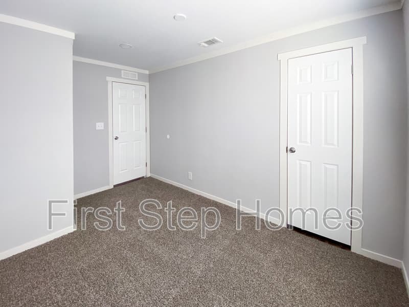 Oak Point House: 235 Islero Drive
