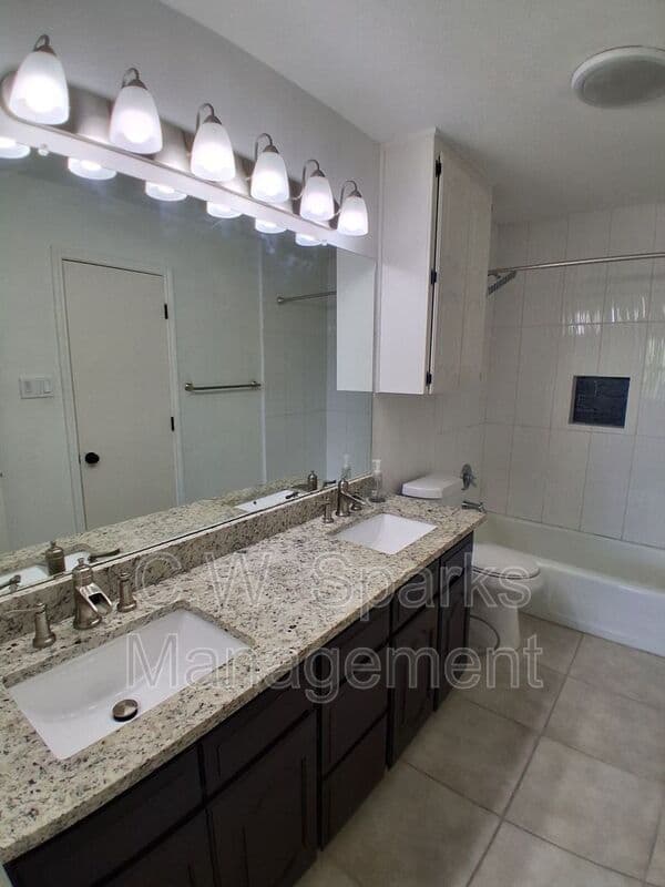 Grapevine House: 1503 Laguna Vista Way