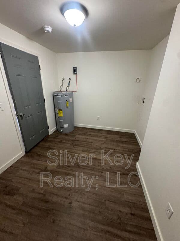 Athens House: 1603 Hutsell Drive