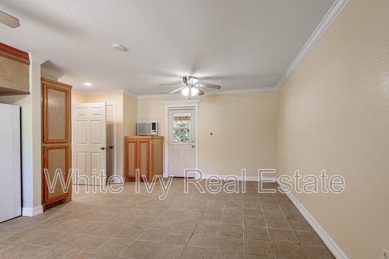 Riverside Condo: 4 Rainbow Drive