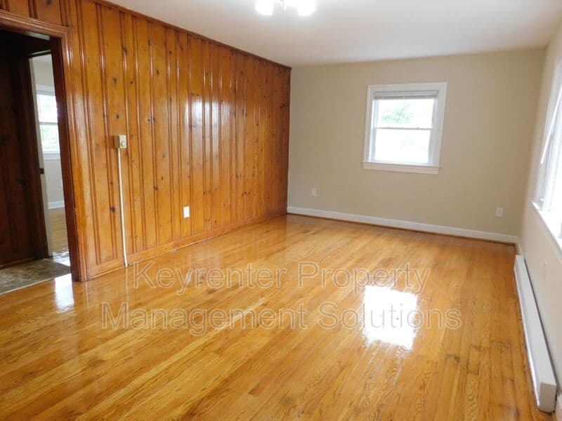 Staunton House: 1008 Perry St