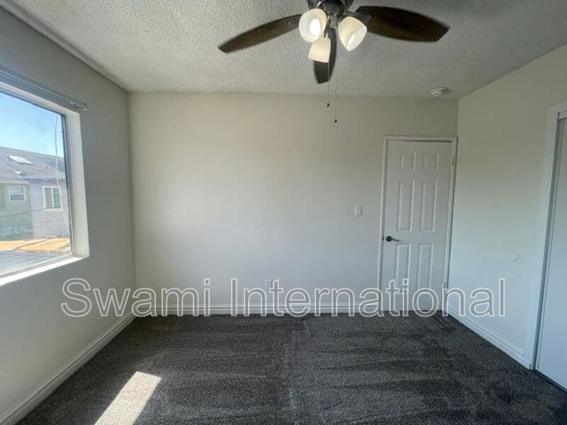 Inglewood Condo: 947 Myrtle Avenue
