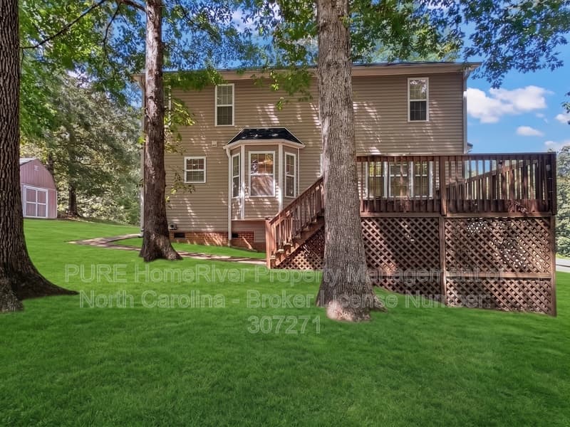 Clayton House: 384 Santa Gertrudis Dr