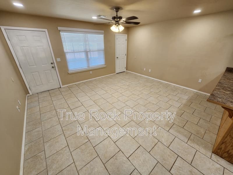 Ada House: 15406 County Road 3537