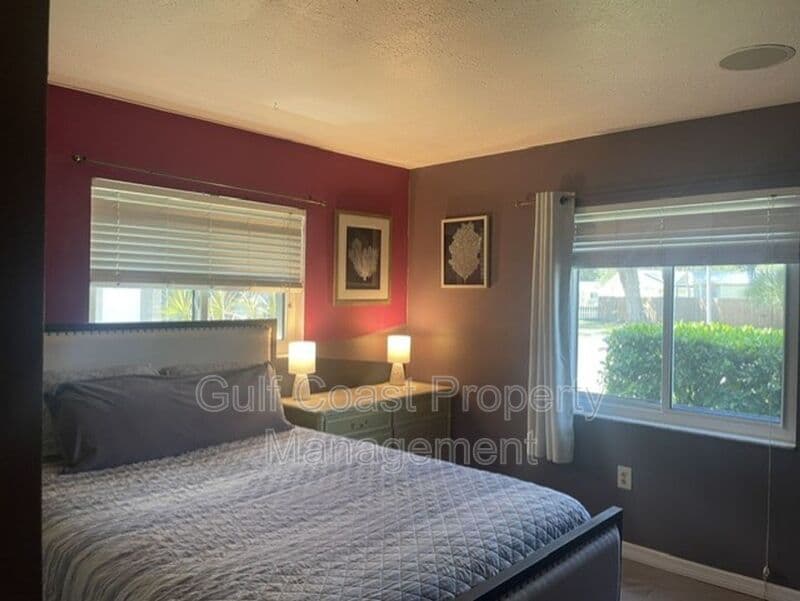 Sarasota House: 3737 Kingswood Dr