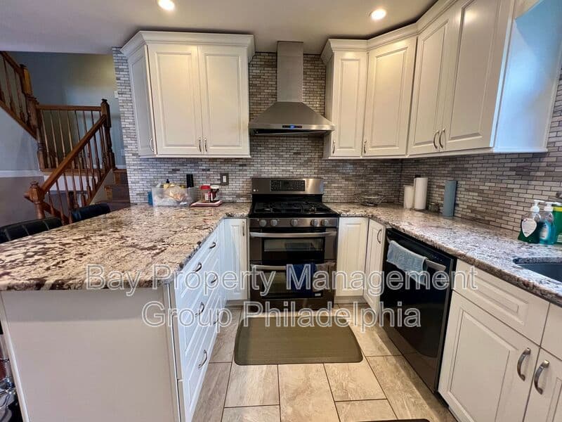 Philadelphia House: 2988 Welsh Rd