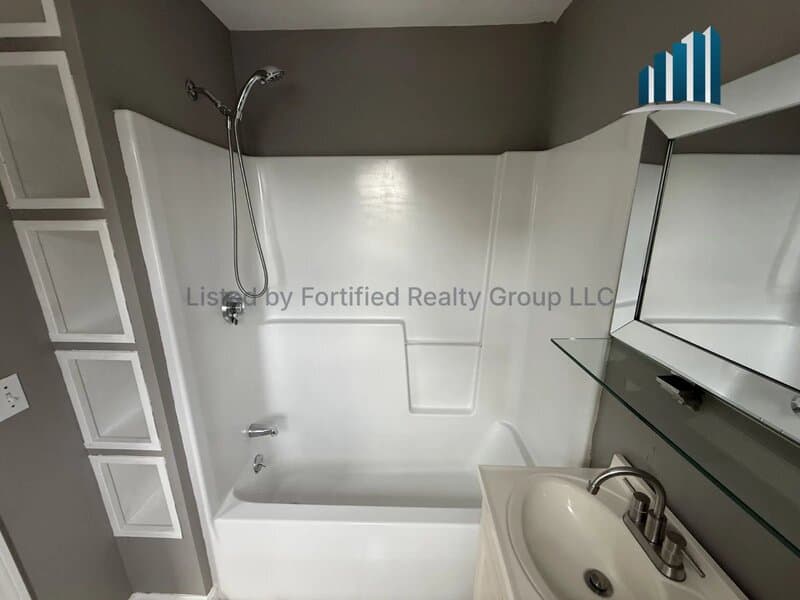 Fall River Condo: 76 Angell St