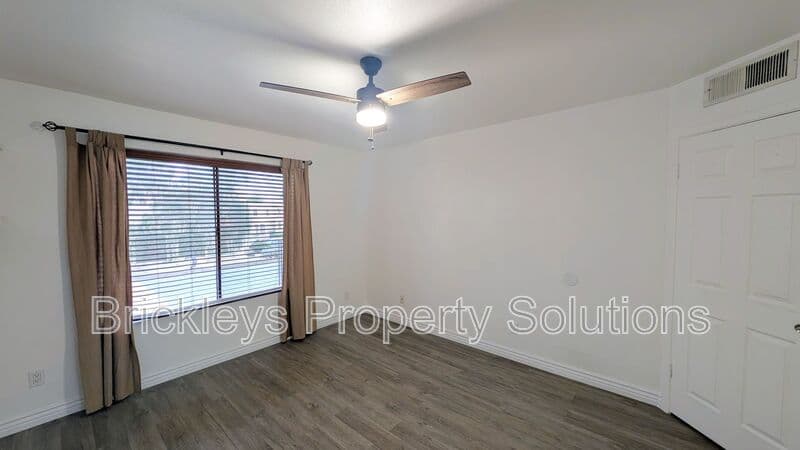 Tempe Condo: 1905 E University Dr