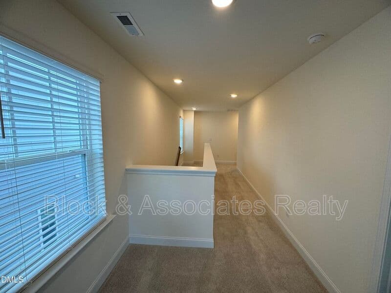 Angier House: 37 Bluebell St