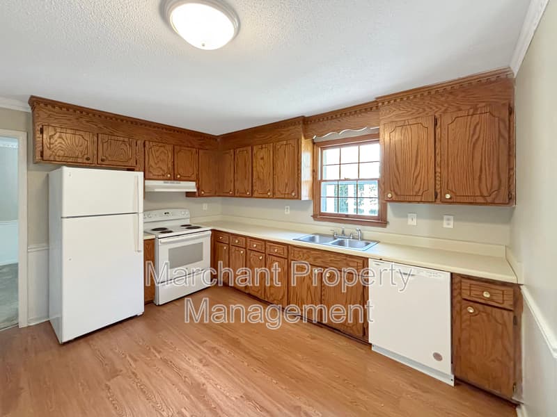 Easley House: 118 Creek Drive