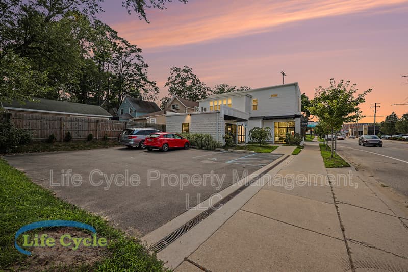 Grand Rapids Condo: 900 Michigan Street Northeast - 1