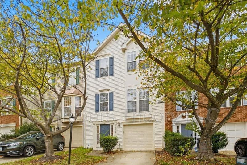 Herndon House: 13510 Avonmore Dr