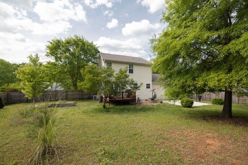 Athens House: 125 Whispering Springs