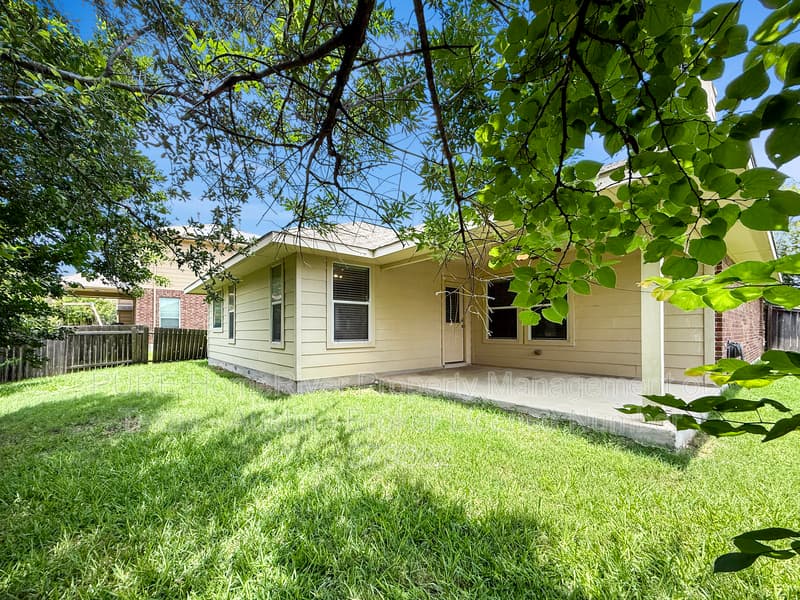 Round Rock House: 4235 Fairmeadow Dr