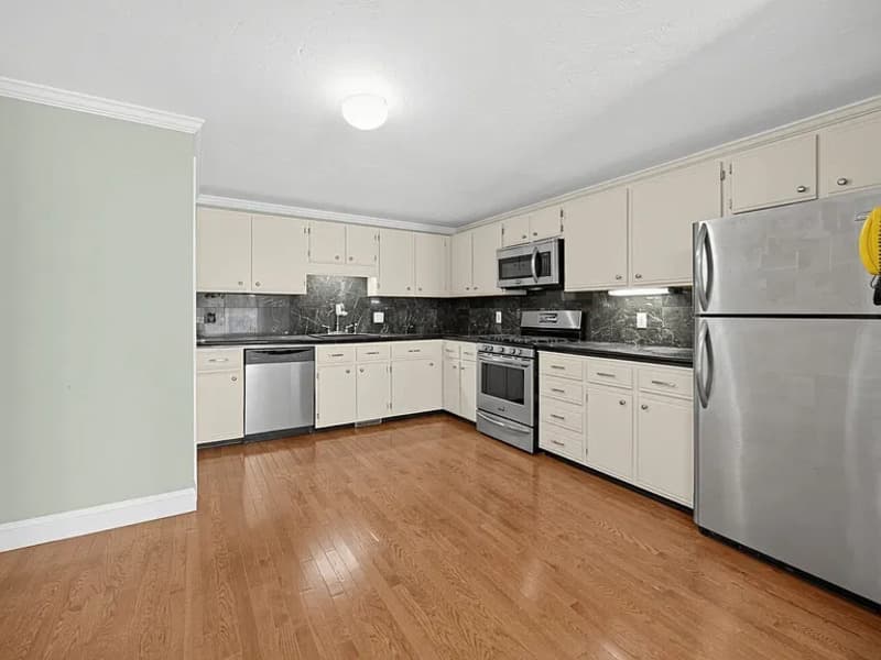 Taunton Condo: 144 Hart St