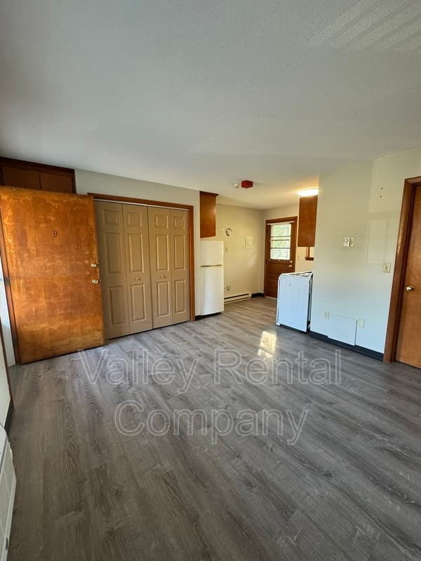 Agawam Condo: 21 Dwight Street - 9