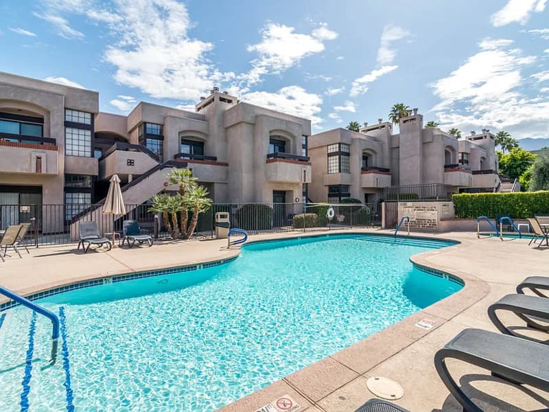 Palm Springs Condo: 2601 S Broadmoor Dr