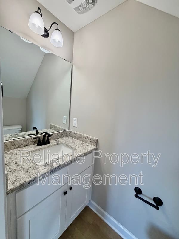 Pine Level Townhome: 428 W Main St