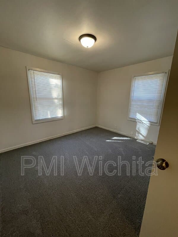 Wichita Condo: 2323 S Belmont St