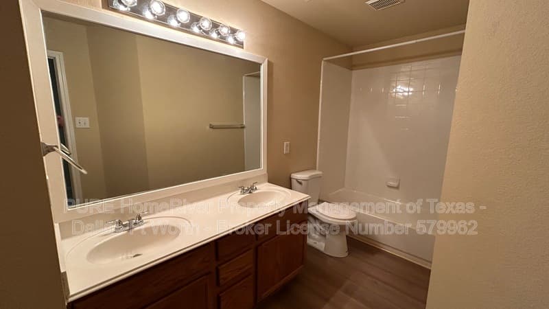 Duncanville House: 611 Oriole Blvd