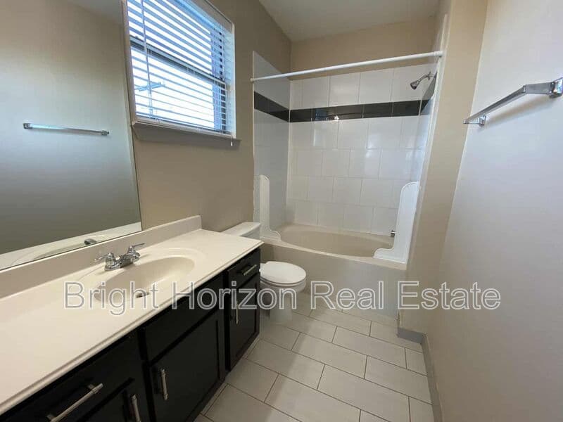 Hurst Condo: 3621 Valley Vista Drive
