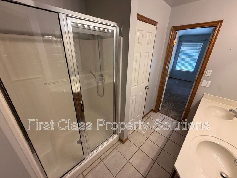 Yukon House: 12306 SW 13th St