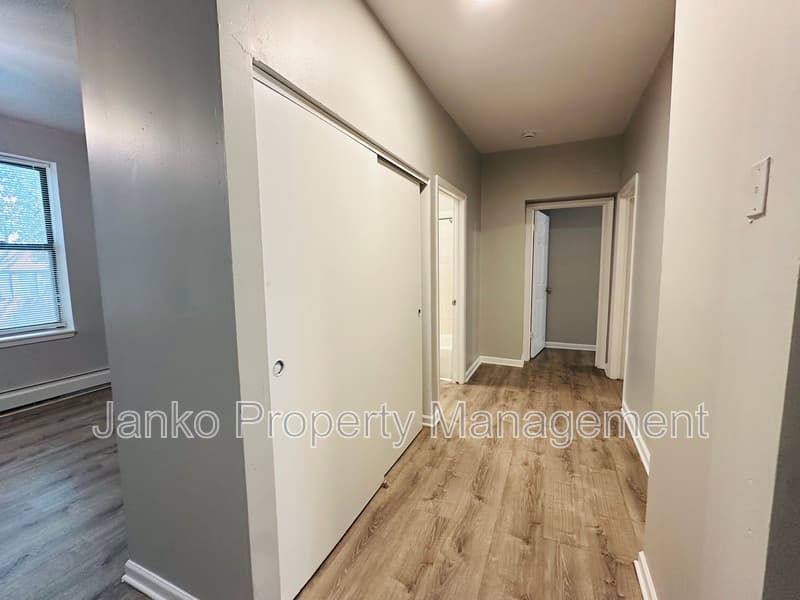 Chicago Condo: 62 N Parkside Ave