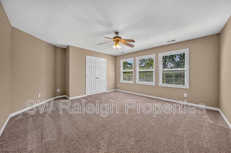 Apex House: 1412 Willow Leaf Way