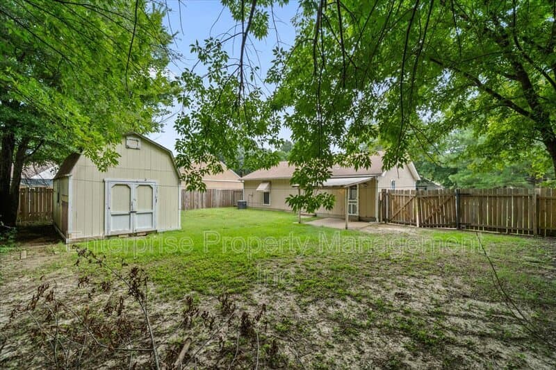 Memphis House: 7103 Tagen Dr