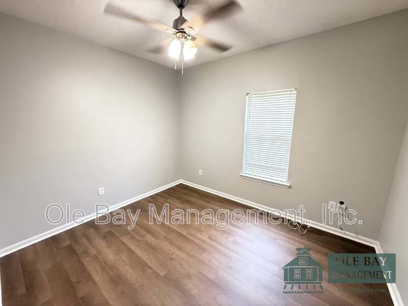 Mobile House: 3420 Fairfield Rd
