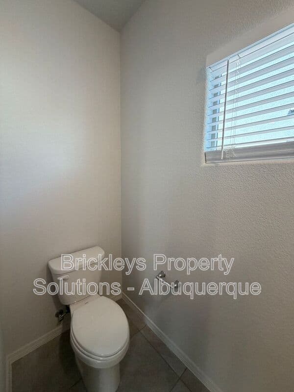 Albuquerque House: 6118 Chicago Dr SE
