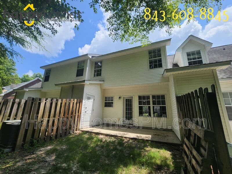Summerville House: 111 Walden Ridge Way