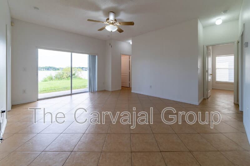 Orlando House: 4434 Waterside Pointe Cir