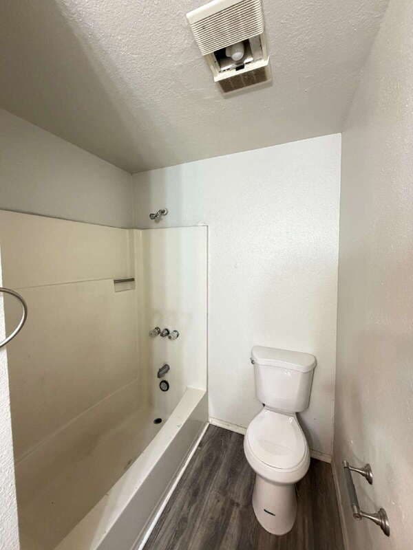 Casa Grande Apartment: 523 West 12th Street