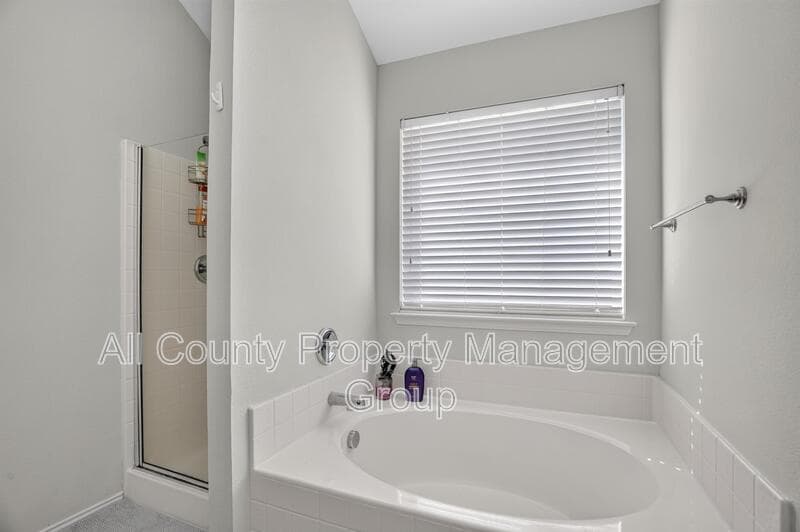 Fort Worth House: 6241 Trinity Creek