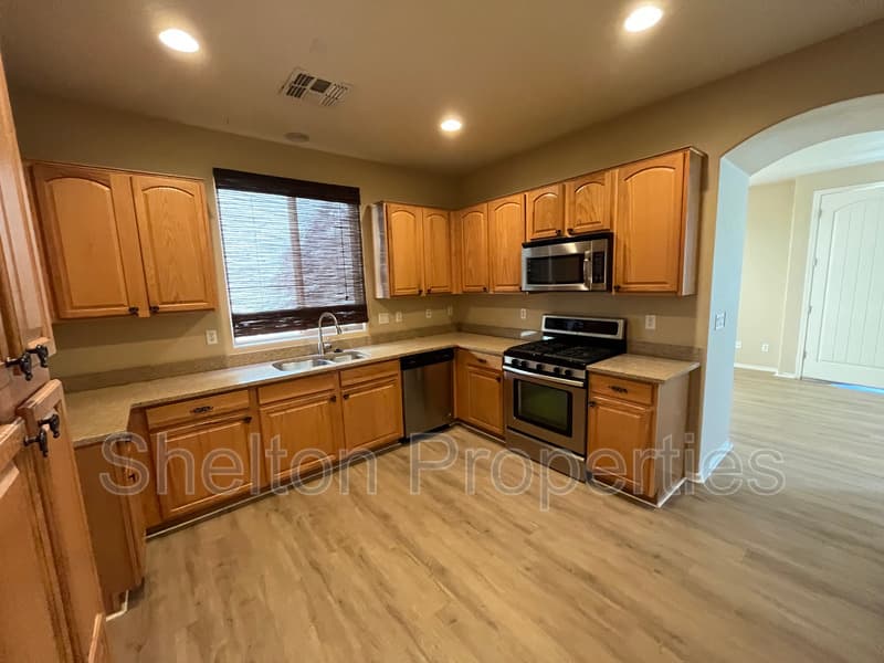 Buckeye House: 2958 N Clanton St