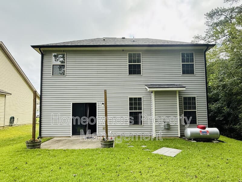 Spring Lake House: 69 River Oak St.