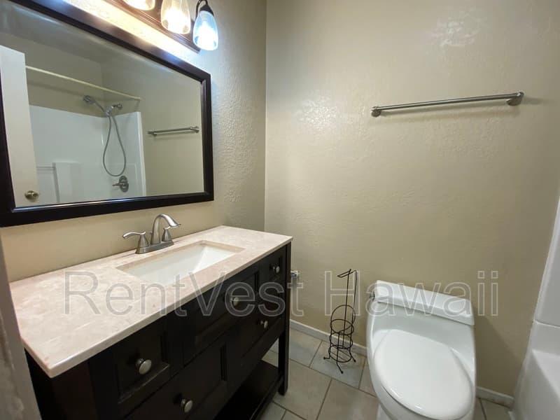 Mililani Townhome: 94-161 Kuahelani Ave