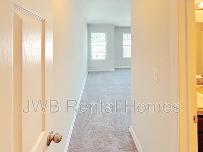 Jacksonville House: 8604 Dandy Ave