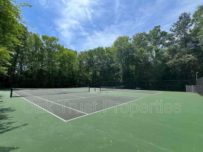 North Charleston House: 8675 Spring Chapel Ln