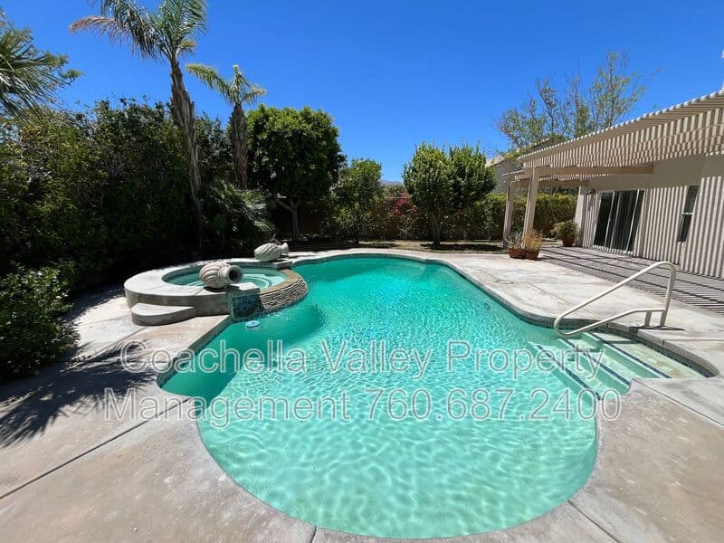 Cathedral City House: 68681 Pasada Rd