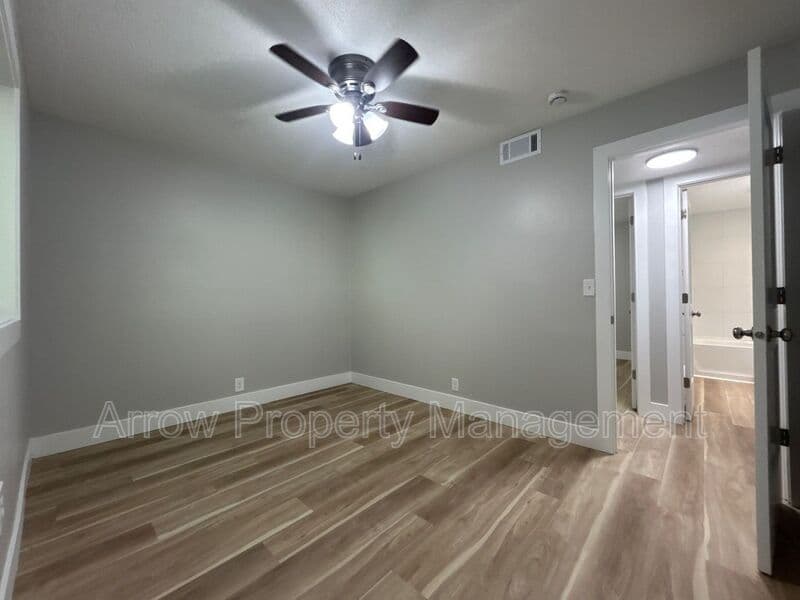 Clarinda House: 1010 North 16th Street